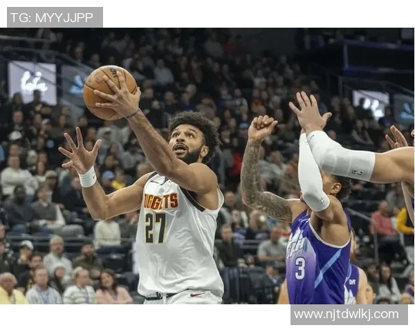 拆炸弹!穆雷本赛季在进攻时间剩4秒的三分命中率56.3% 联盟最高 拆炸弹!穆雷本赛季在进攻时间剩4秒的三分命中率56.3% 联盟最高